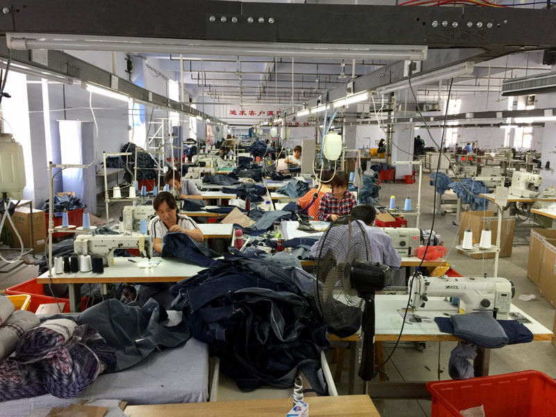 襯衫生產(chǎn)現(xiàn)場(chǎng)