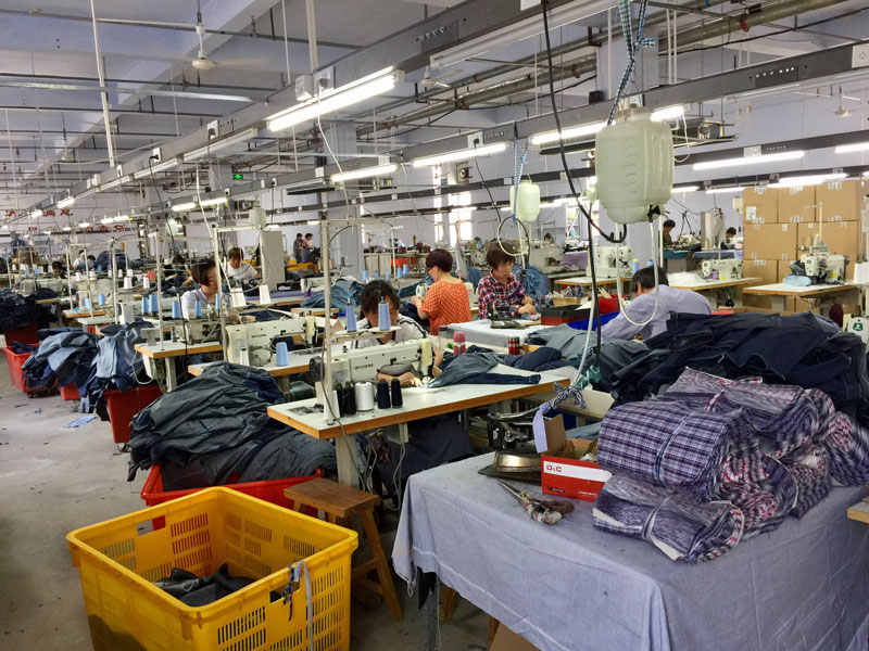 襯衫生產(chǎn)現(xiàn)場(chǎng)