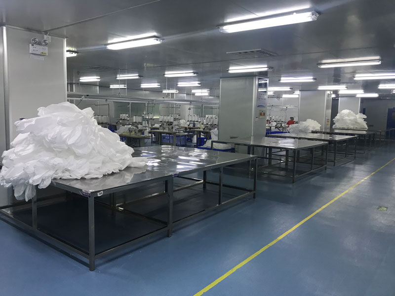 醫(yī)護(hù)防護(hù)用品生產(chǎn)現(xiàn)場(chǎng)