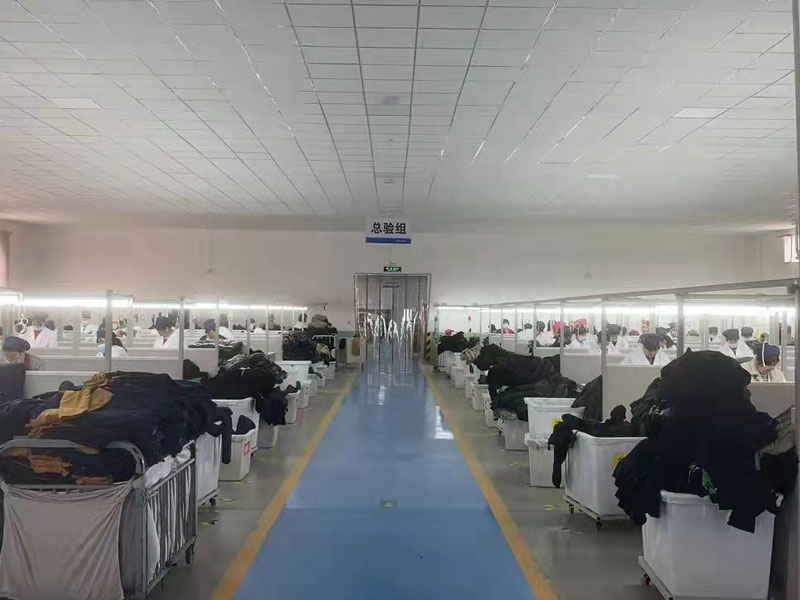 褲子生產(chǎn)現(xiàn)場