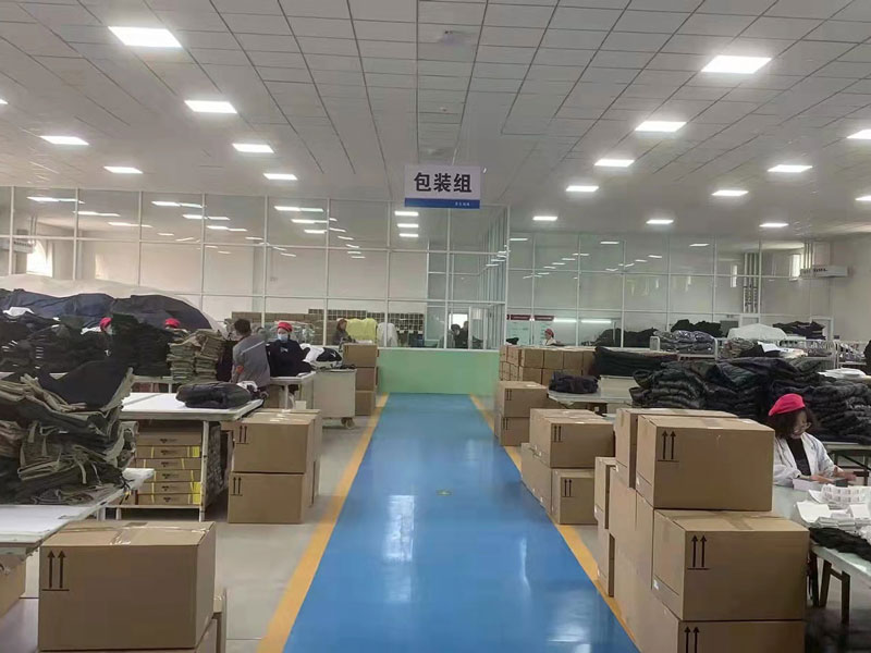 褲子生產(chǎn)現(xiàn)場